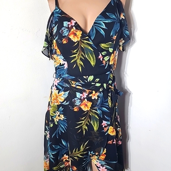 🆕️By & By Juniors Floral Tropical Hi Low Print Flutter Sleeve Dress 11 - Picture 2 of 15